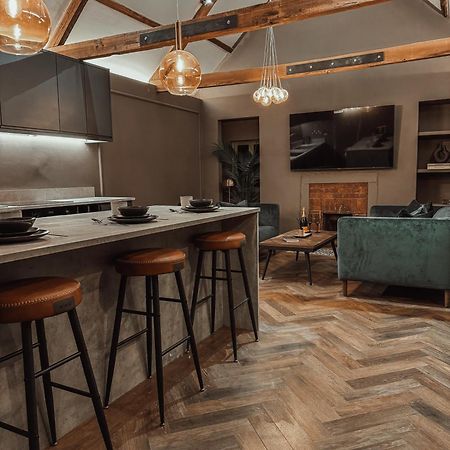 Magistrates Penthouse Suite - Town Centre Apartments With Spa Morpeth Kültér fotó