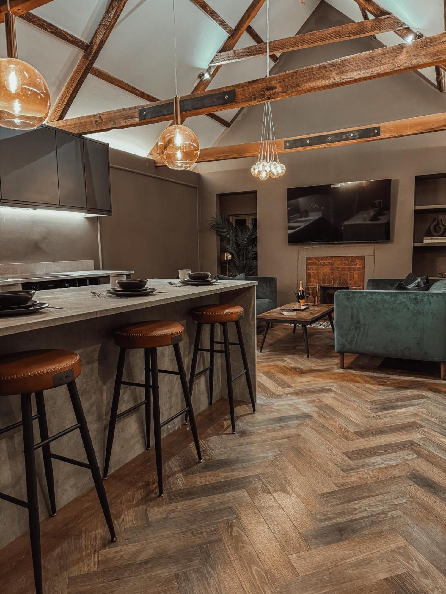 Magistrates Penthouse Suite - Town Centre Apartments With Spa Morpeth Kültér fotó